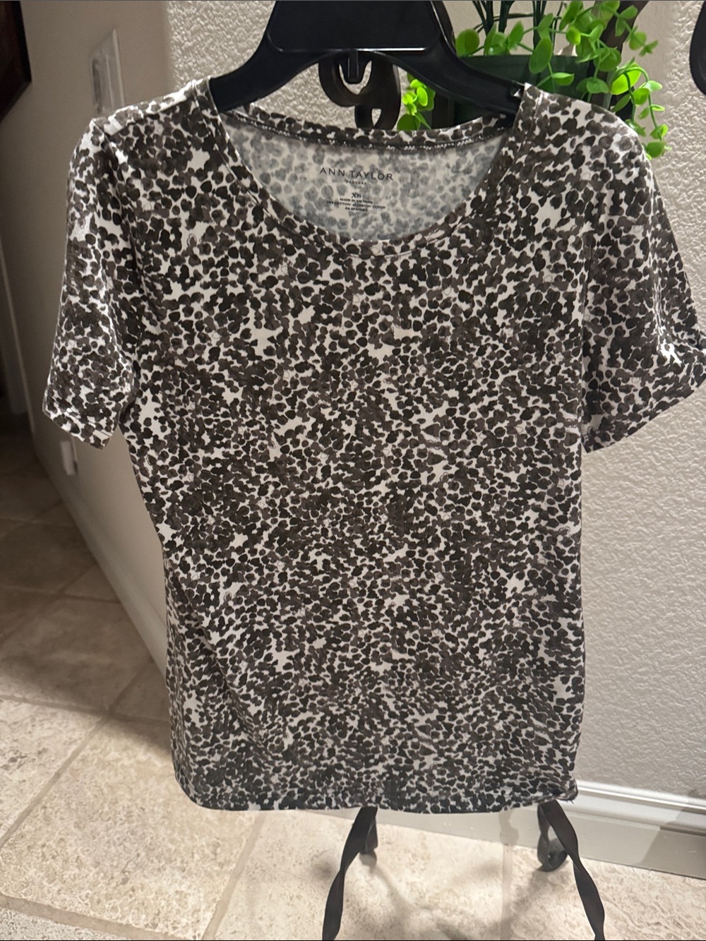 Ann Taylor Black & White Short Sleeve Crewneck Printed Tee XS